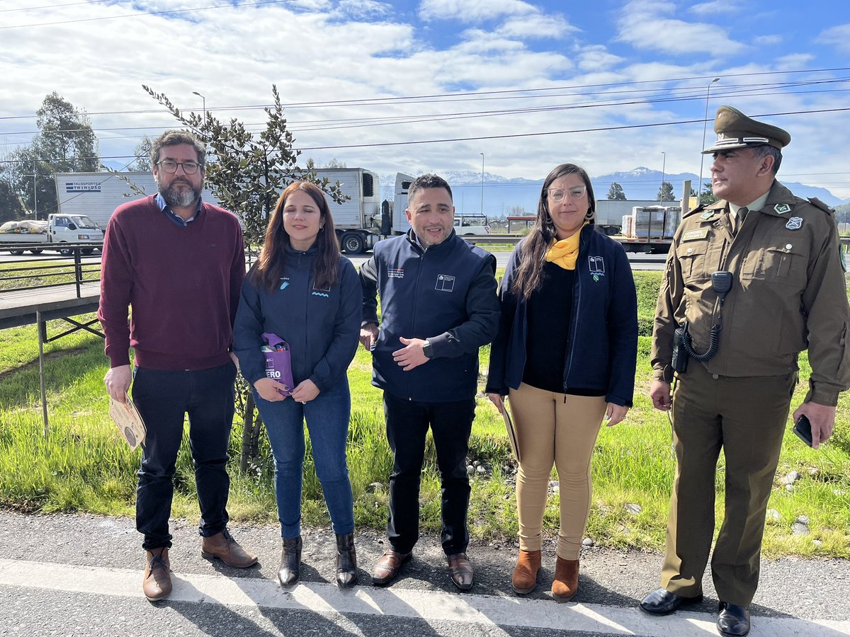 sendaohiggins's tweet photo. En estas  #FiestasPatrias el director, Carlos Leyton, junto a la delegada @DPPColchagua Marta Pizarro, coordinador SP Rodolfo Núñez @seguridadOHi, la seremi @MTTOhiggins Flavia González, la directora @ISLOHiggins María José Diaz, y @carab_ohiggins realizan fiscalización https://t.co/ewPUjLK4mJ