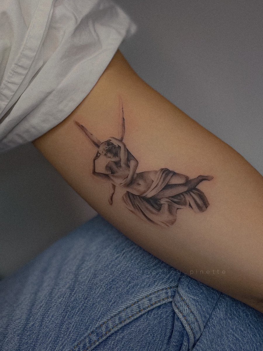 rachou_pinette's tweet photo. me and a tattoo i did https://t.co/GY5vxhZMfb