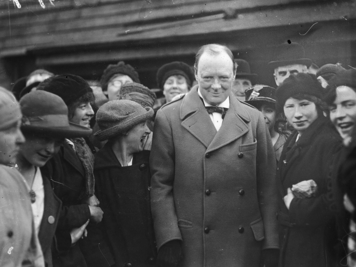 discoverydose's tweet photo. He's known as the greatest Englishman of all time.

But few people really understand his life.

Here's 8 facts about Winston Churchill you need to know: 🧵