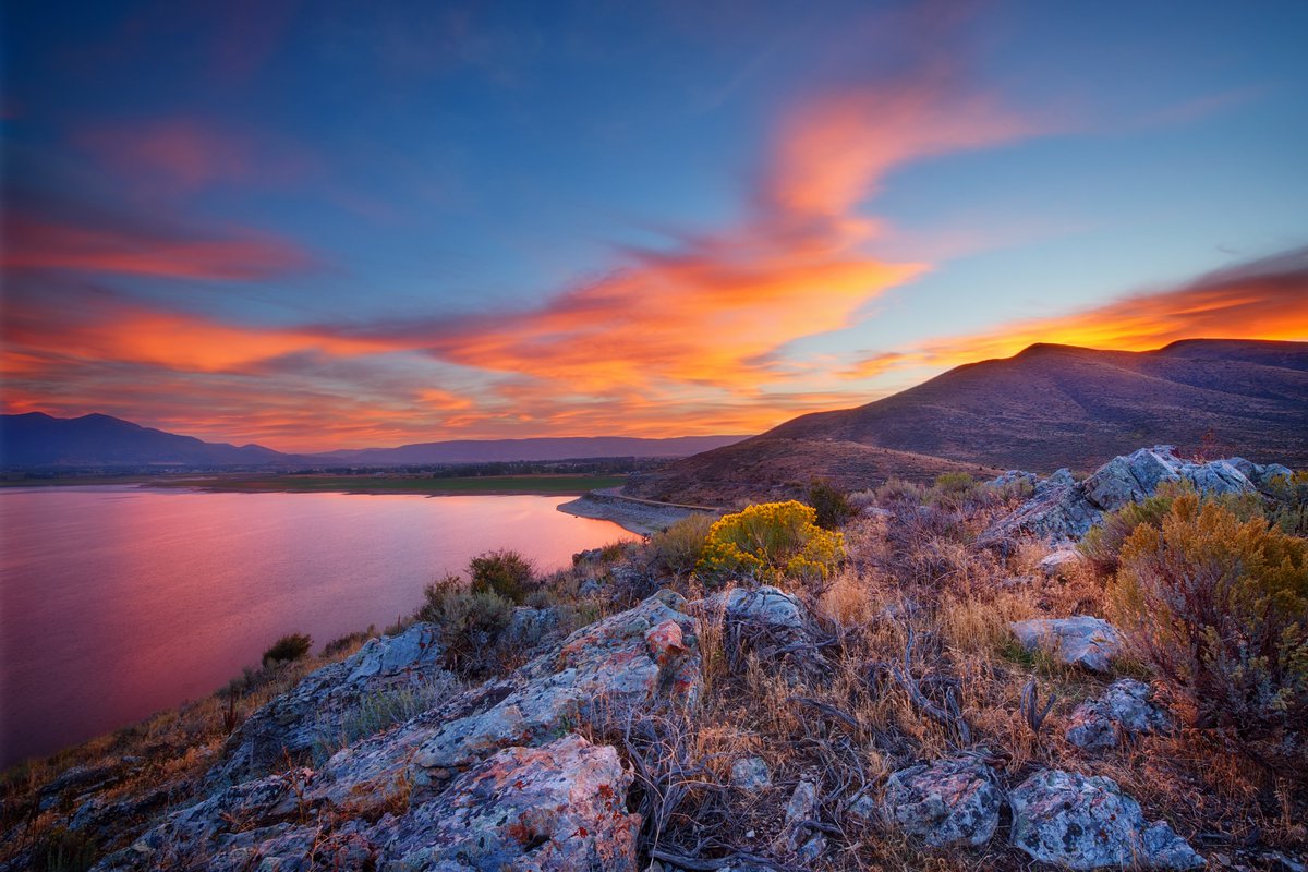 utahwaterres's tweet photo. We just posted the latest #Utah water conditions update! Have a look &amp; learn about how the latest monsoonal moisture impacted our #water supply. 

https://t.co/hMmnvj6auG

Pictured: Sunrise at Deer Creek State Park — a reservoir that supplies water to over 1.5 million Utahns. https://t.co/ohOf0ZiAxg