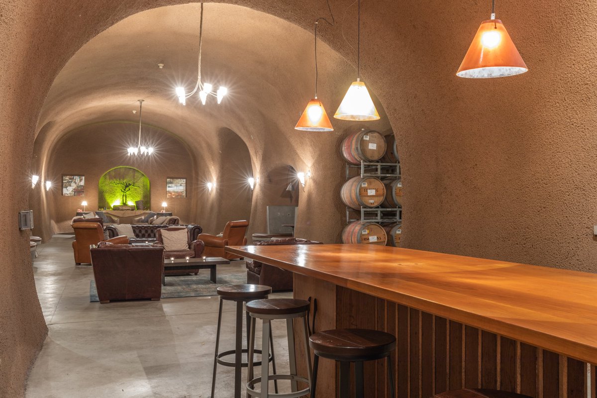 FourPointsNapa's tweet image. Escape into the heart of Napa Valley with our complimentary wine-tasting experiences, available to all 6-bottle club members in our expansive 22,000+ sq ft wine cave.

#FourPointsNapaValley #BeTheFirst #AlphaDeltaPi #ADPiAlumnae #ADPi @AlphaDeltaPi @FairwindsEstate