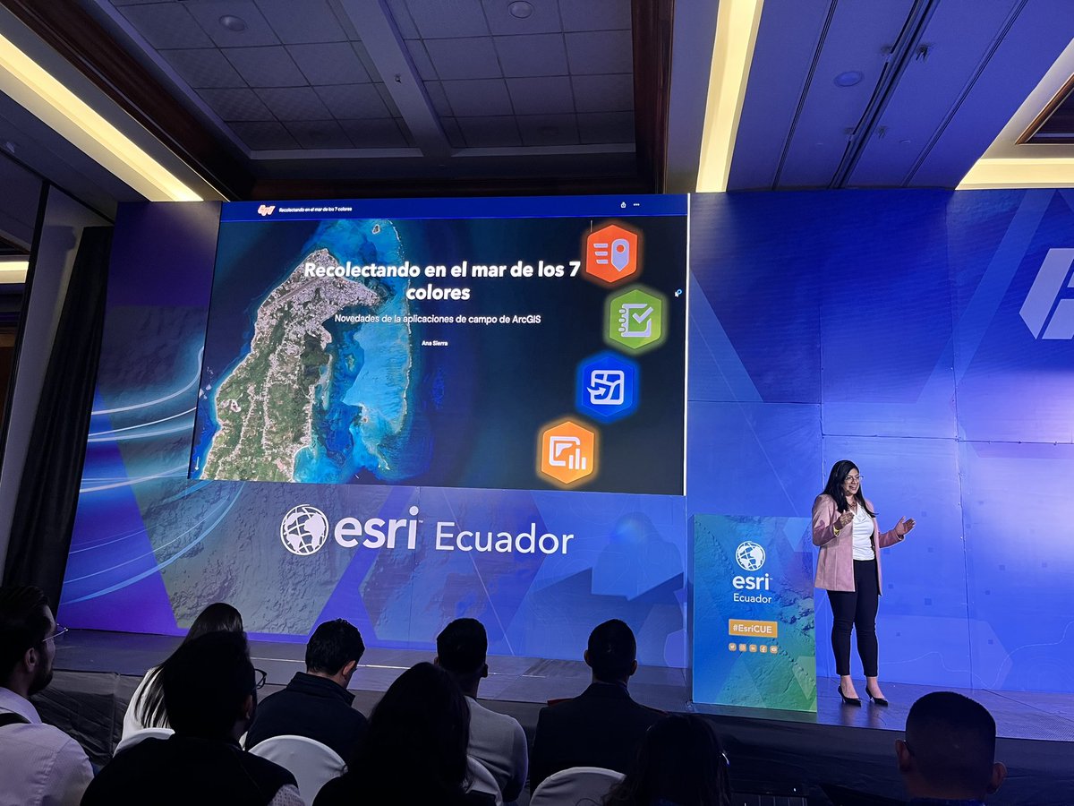 En la #CUE 2023  con todos los detalles nuevos en #ArcGIS y sus aplicaciones compartidos por todo el impresionare equipo de <a href="/EsriEcu/">Esri Ecuador</a>