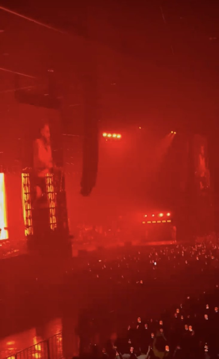 VIP Manchester  -  VIP Bangkok 
ค่าตั๋ว 4,700               ค่าตั๋ว 15,500