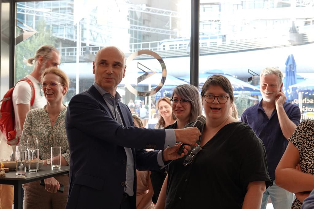 Tijdens Open Donderdag op 21 september wisselen we ervaringen uit over beslisnota’s. Wat was de aanleiding om beslisnota’s openbaar te maken? Wat zijn de ervaringen, zowel vanuit de departementen als van degenen die de beslisnota’s actief gebruiken?
rcihh.nl/evenementen/ac…