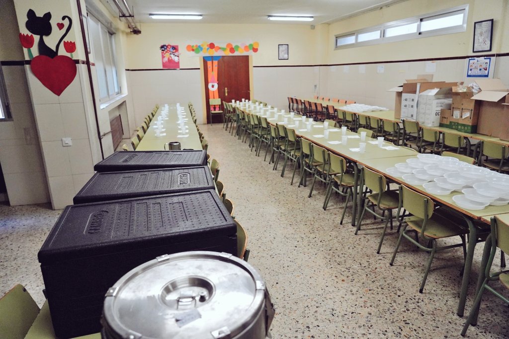 👉 #Alcorcón insta a la Comunidad de Madrid a que informe urgentemente a los centros educativos del procedimiento para que los niños y niñas puedan utilizar el servicio de comedor

ℹ️ Más info: ayto-alcorcon.es/es/comunicacio…