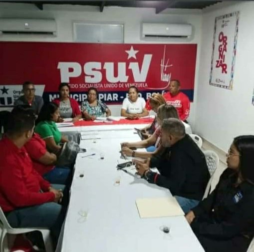 IVSSUpata's tweet photo. # 14Sep || Coordinadores y Jefe de RRHH de OA Upata en en reunión política con instituciones del estado y comisión del Partido Unido de Venezuela PSUV. https://t.co/gkGo6B69iD