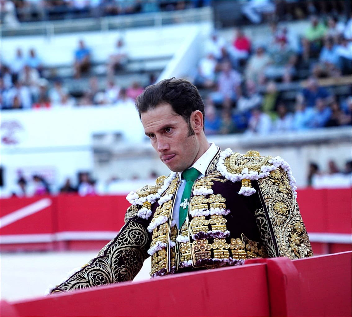 ChristopheChay's tweet photo. #Nîmes : silence pour Arturo Saldívar face au 4e Toro de Robert Margé, inédit à la muleta et applaudi à l'arrastre, que le torero mexicain n'a pas voulu voir après un tiers de piques démesurément appuyé et un échec majeur aux aciers. 📷 Blaise Volckaert @InfoSaldivar @Ganaderia_Marge