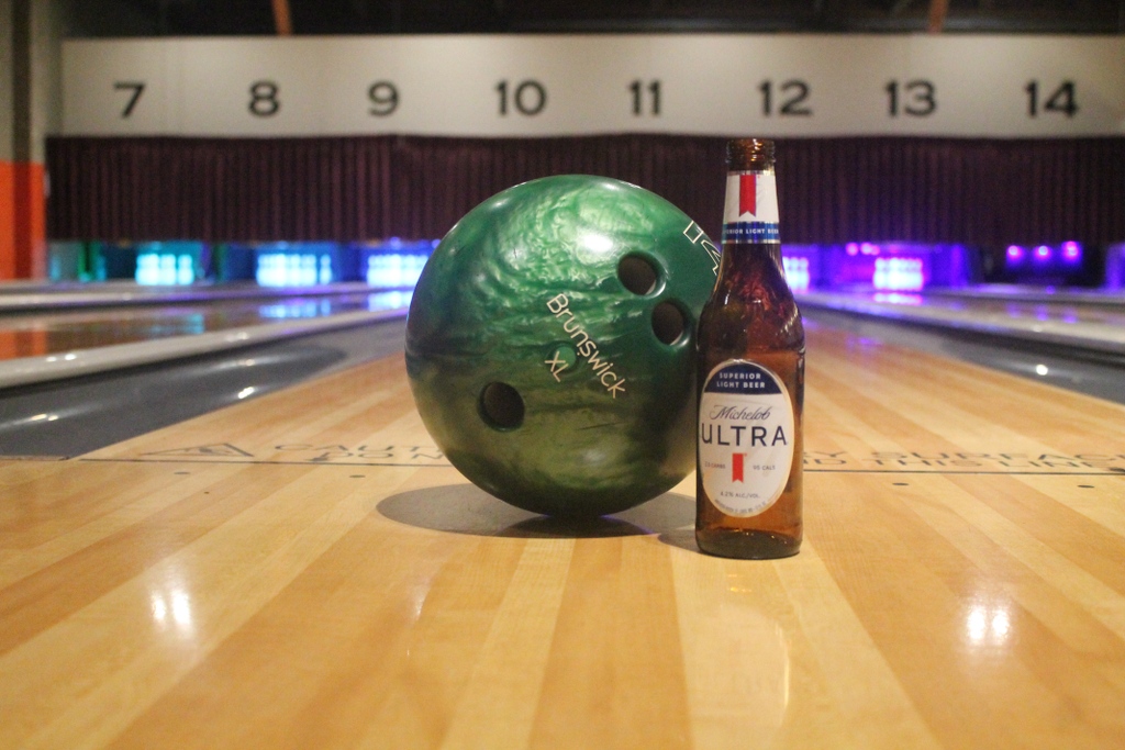 underdogseattle's tweet photo. Don't SPARE the chance to get the fun rolling this Fall at the Garage!🍺🎳
There's only ONE spot left in both the Sunday and Monday night leagues, and they start this weekend!

Grab your team a spot for a night full of Beer and #Bowling: https://t.co/YIdNADS0me

#UnderdogSeattle https://t.co/eJhgSxzmo9