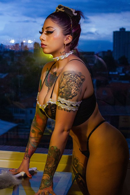 😍 me regalas un retweet amor ? https://t.co/HOAEeB6BN4