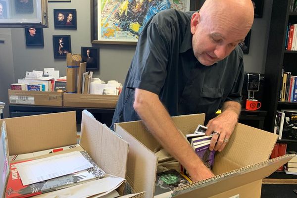 #TEMOIGNAGES. "On va voir si on peut tenir jusqu'à Noël", l'appel au secours des libraires indépendants #culture #livre 
france3-regions.francetvinfo.fr/grand-est/bas-…