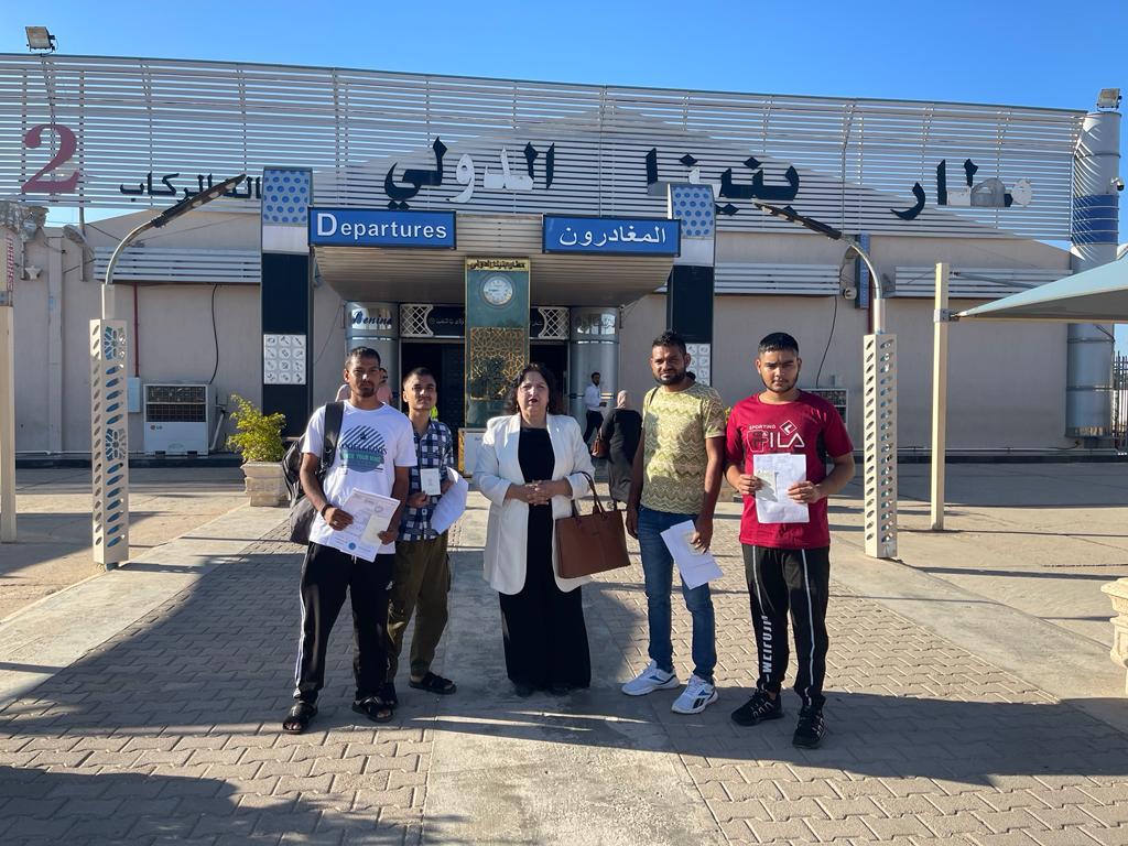 sidhant's tweet photo. 4 Indian, who were part of the 17 Indians group who were rescued from Libya repatriated to homeland. Tabassum Mansoor, Indian mission in Tunisia's representative played a key role in getting exit permits, helped in stay. https://t.co/XclVJvs56O