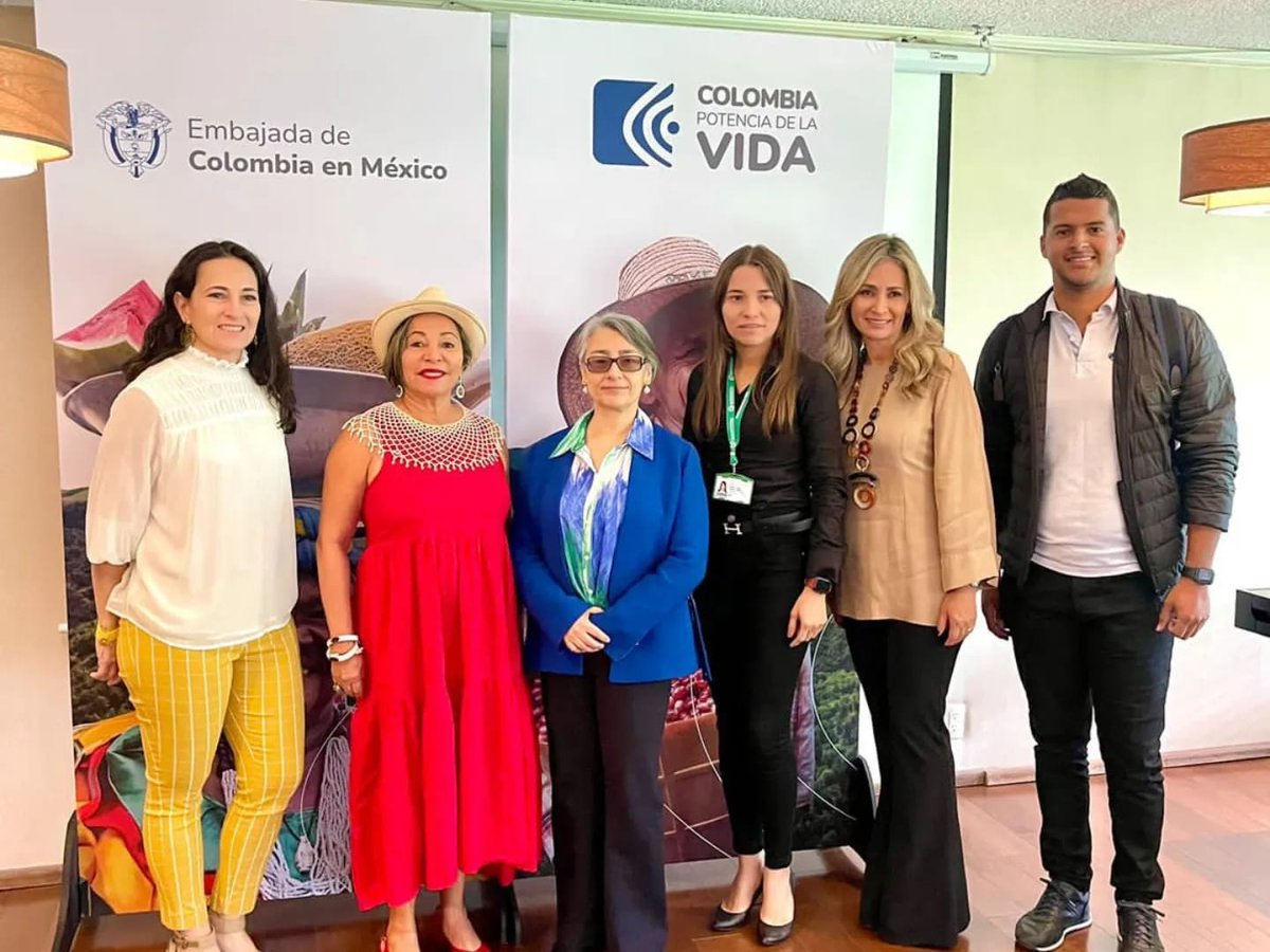 prosincelejoad's tweet photo. @prosincelejoad, el aliado clave que facilitó la conexión estratégica entre @uajs y @procolombiaco,  para que estudiantes pudieran aprovechar al máximo el intercambio internacional a México. En este esfuerzo por la excelencia académica, también participó la @embcolobiamex🌟🌎 https://t.co/IxRX3eHm3n