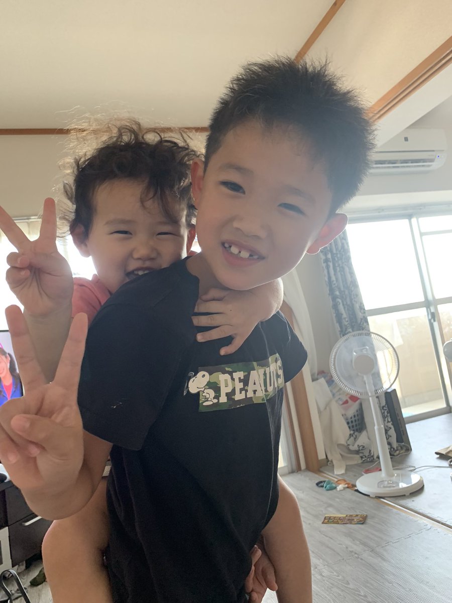askrntk's tweet photo. もしも君が深い悲しみに出会ったら
僕にも分けてくれるといいな
その笑顔の為なら何だって出来るだろう
僕の大切な宝物💎💎 https://t.co/Ups08DtJTM