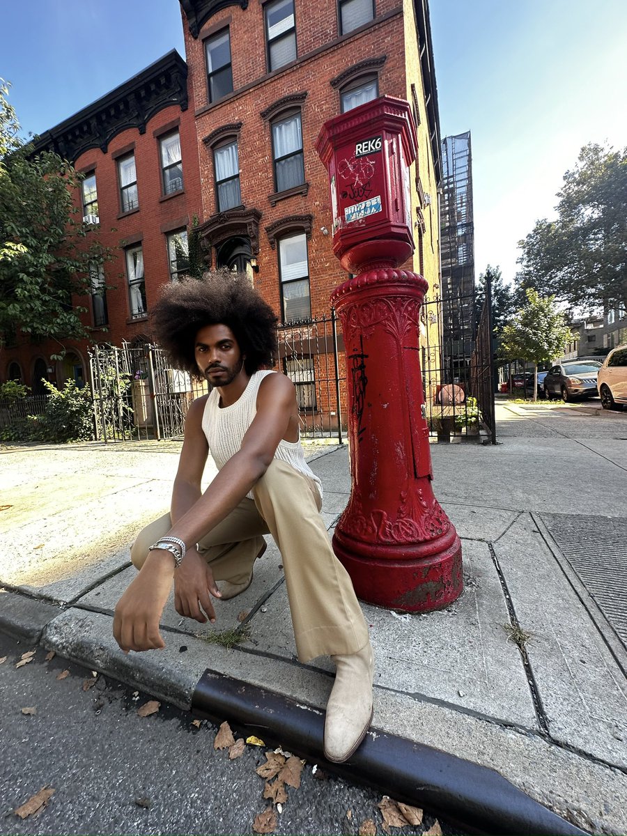 iamSeanFrazier's tweet photo. Spread love, it’s the Brooklyn way.  9/20 https://t.co/scCuQWtyMT https://t.co/o6KvIm1yI5