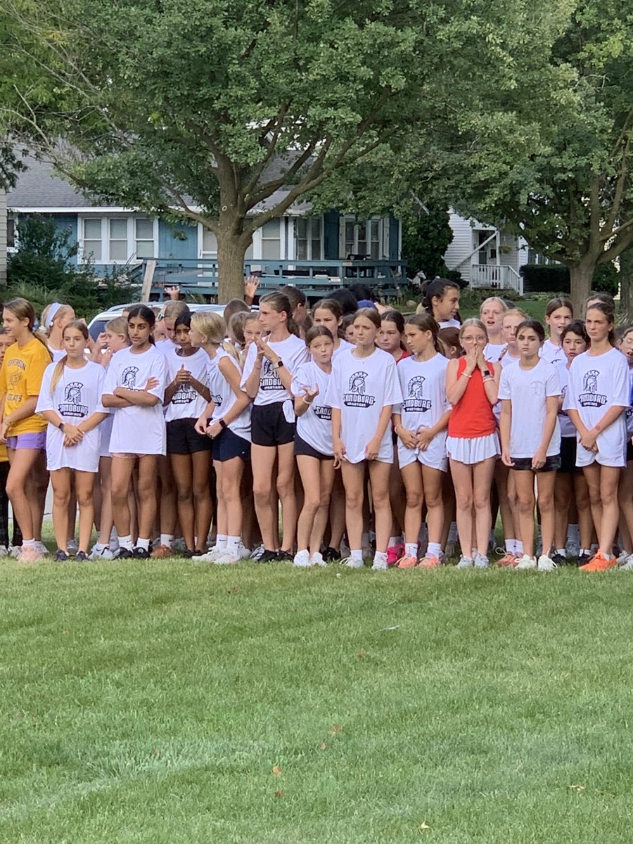SandburgD205's tweet photo. Congratulations to our Sandburg Cross Country Team on an outstanding season! We wish them luck at tonight's meet and at their conference meet Monday, Sept. 18th @blackhawk_ms @ElmhurstD205 #WeAreD205 #WeAreSandburgD205 #LeanIn https://t.co/yMJmajRWas