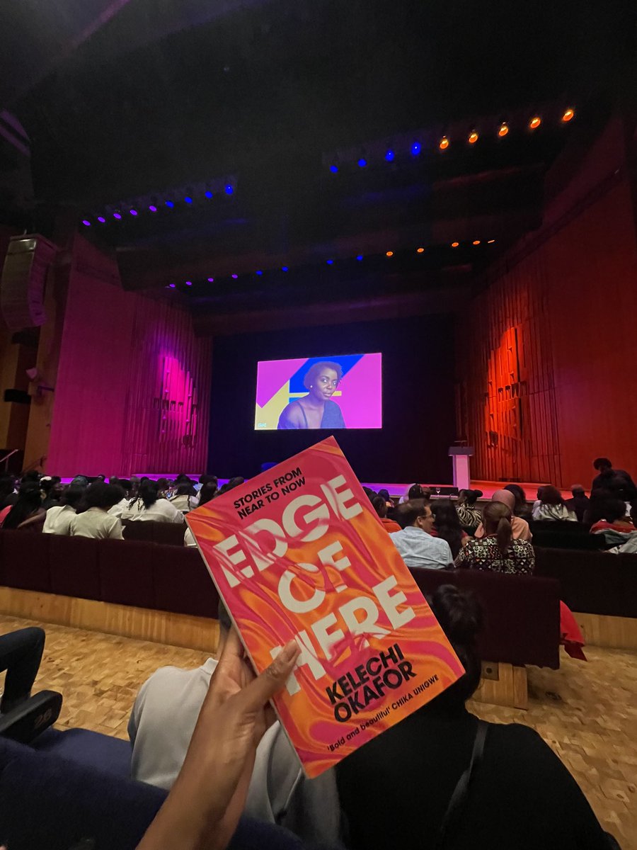 Happiest of publication days to <a href="/kelechnekoff/">Kelechi</a>!! 🧡🩷👑 
#EdgeofHere is an incredible book from a true babygirl, so much so that I had dress to match the book for publication day 😂