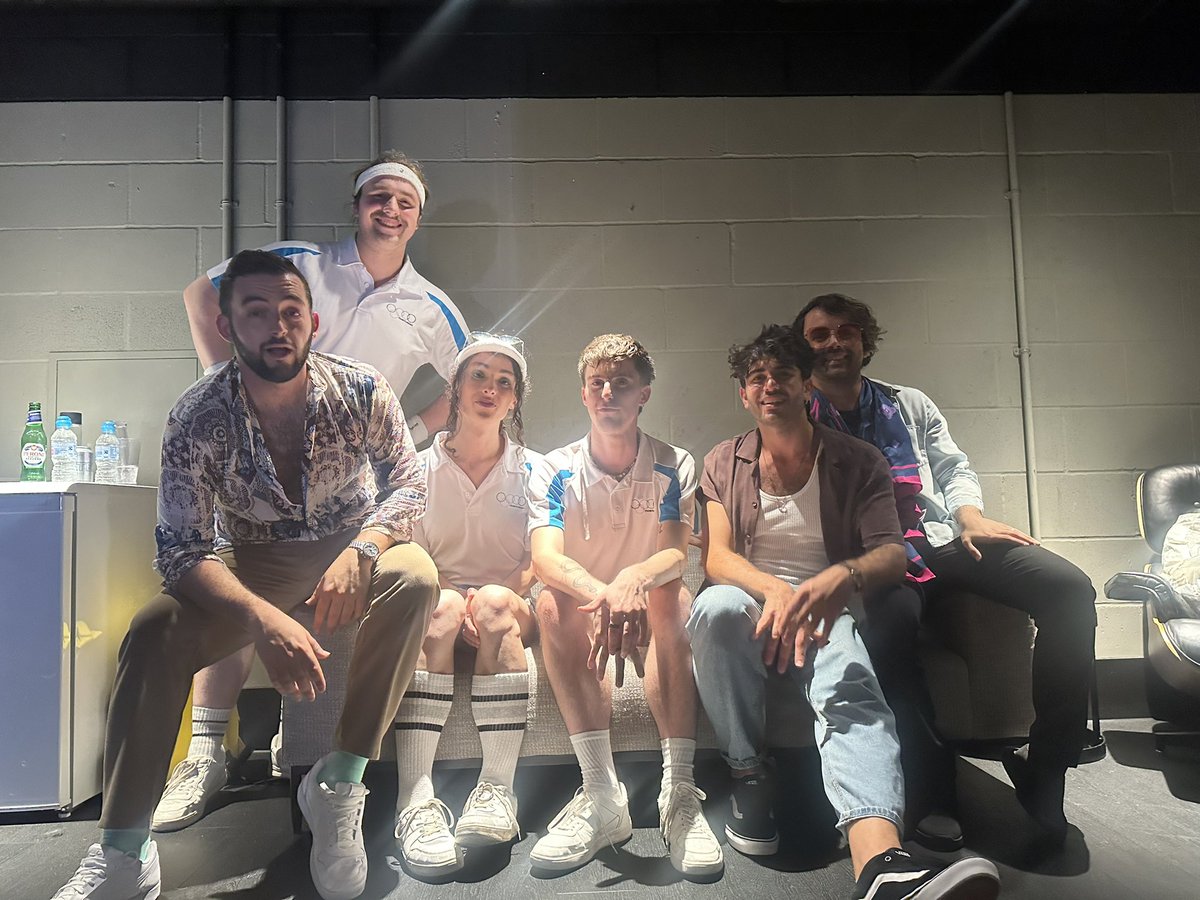 FLOWERS OF EVIL tweet media