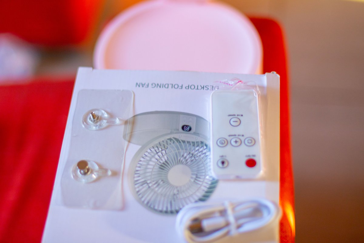 Sir_Skoba's tweet image. Own your freedom with our desktop folding fan.Grab one now.
Comes in different colors.

#Rotatable
#lighttable
#Remotable 
#Foldable 
#Affordable 
#portable

Call/WhatsApp: 0541842198/0593921593

#space#air #ventilation #students #workers #hy #cocobodceo #fatima #nairamarley