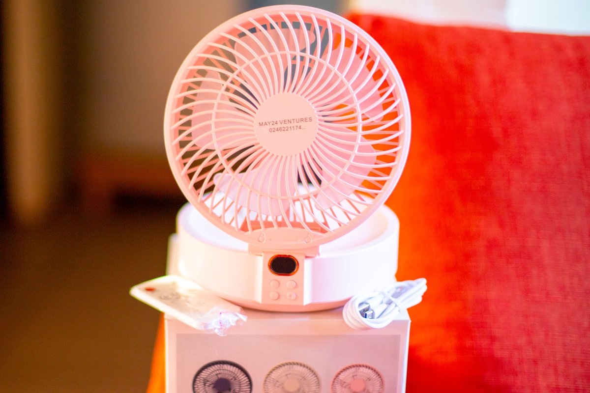 Sir_Skoba's tweet image. Own your freedom with our desktop folding fan.Grab one now.
Comes in different colors.

#Rotatable
#lighttable
#Remotable 
#Foldable 
#Affordable 
#portable

Call/WhatsApp: 0541842198/0593921593

#space#air #ventilation #students #workers #hy #cocobodceo #fatima #nairamarley