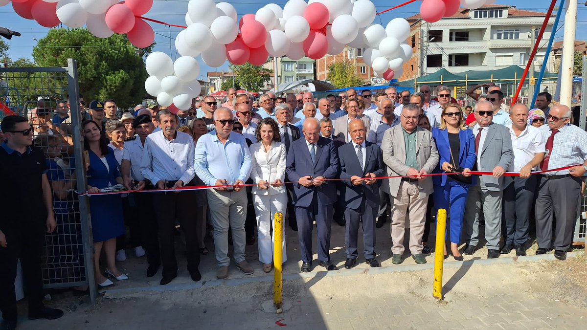 fahriozkanyp's tweet photo. Trakyamız’ın asırlık panayırı Pavli (Pehlivanköy Sonbahar Hayvan ve Emtia Panayırı)’nin açılışını gerçekleştirdik. Asırlardır olduğu gibi bu yılda panayırımızın coşku içinde geçmesini dilerim. Panayırda yer alan esnafımıza bol ve bereketli kazançlar. #pavli https://t.co/LO5NgeLtgK