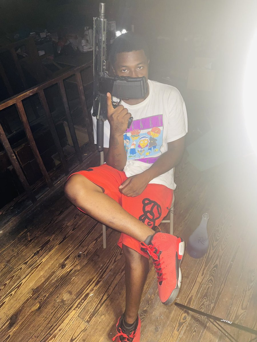 YAYOLATRAPLAYAZ's tweet photo. Sum To Put On Tha 𝕏 🖐🏾🩸 https://t.co/D3YzAiTBQB