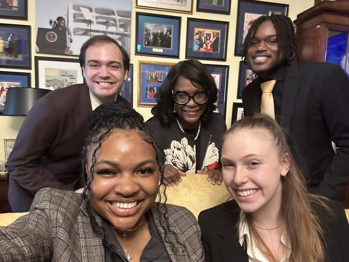 RepTerriSewell's tweet photo. Welcome to our new fall 2023 interns! Thank you for the service to Alabama’s 7th District!! https://t.co/LOmUsIkJCC