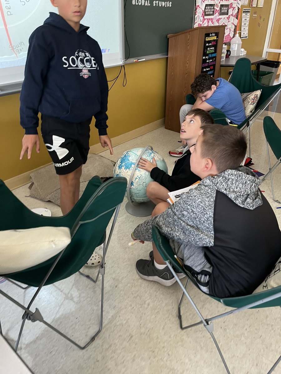 falk_heike's tweet photo. @cjhdragons Hands-on learning about lines of longitude and how time zones were created!! As Jimmy Buffet once said, “ You are nowhere without geography!” https://t.co/uP17ikzvOg