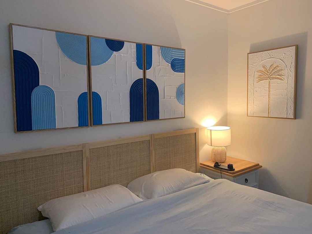 shirley2486h's tweet image. This bright blue palette with arches, I'll find it 😍 Love that it still looks so good with the golden brown next to it 🌴 
#texturedart #textureartist #texturedpainting #texturelovers #texture #texturing