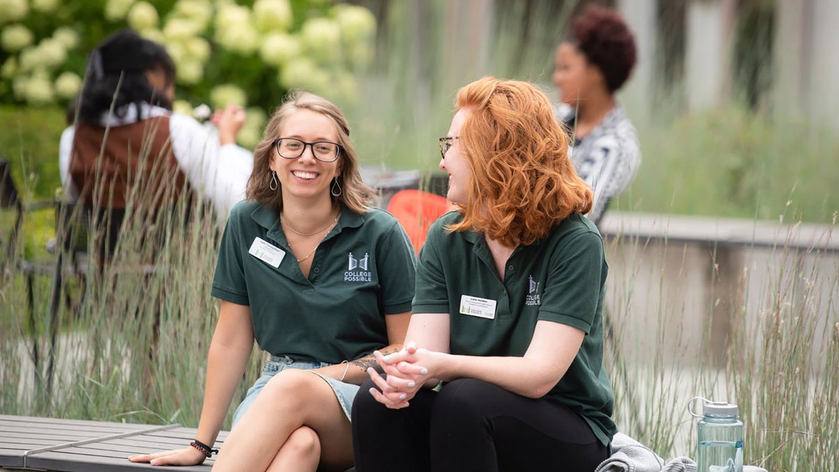 CollPossibleCHI's tweet photo. #BecauseofAmeriCorps, College Possible’s 1,800 Chicago students receive the support of an
@AmeriCorps coach to help them to and through college. #NationalService plays an essential role in helping students reach their potential in college and beyond. @Voices4Service https://t.co/fWUef02YYy