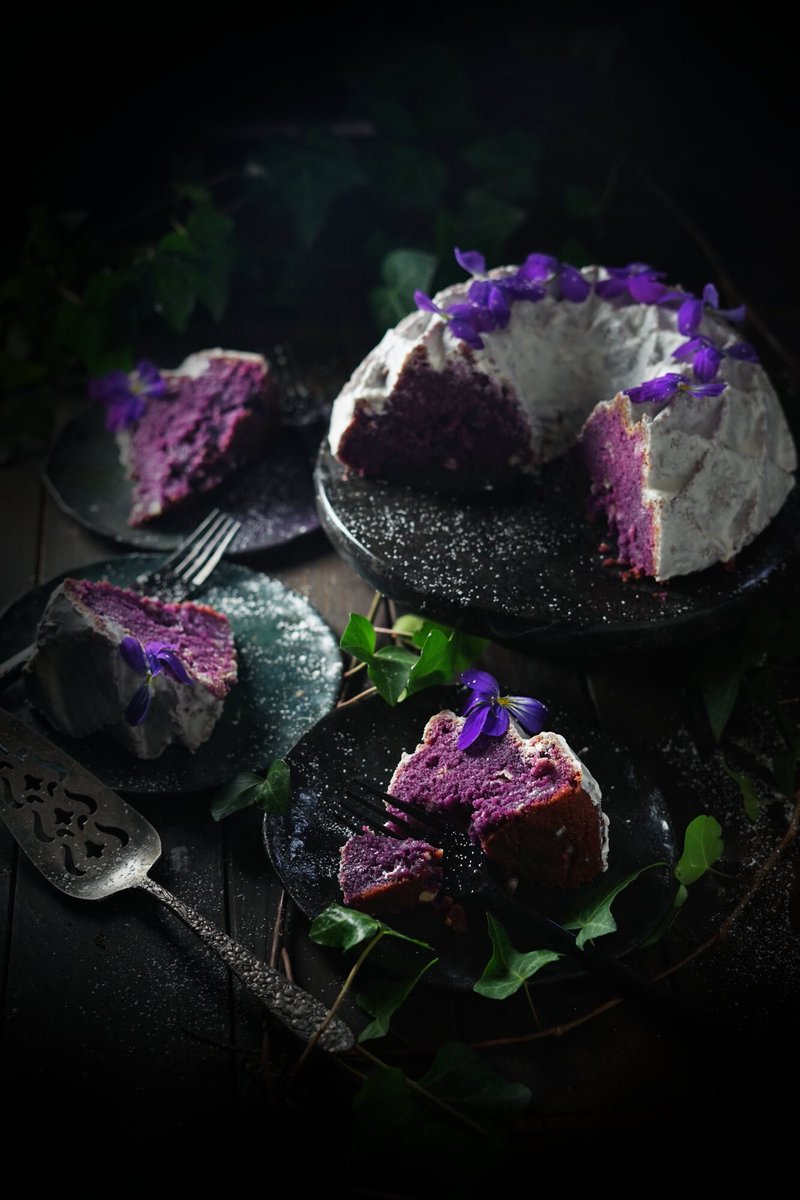schmoozequeen's tweet photo. #VEGAN PURPLE VELVET #BUNDT #CAKE WITH WILD GINGER AND WHITE CHOCOLATE
This decadent, moist cake has a texture similar to red velvet, but the #color is all-natural! It’s lightly spiced with wild #ginger and #whitechocolate #UbePowder #plantbased
https://t.co/wBdYjNjpIN https://t.co/hw5xnMPyvI