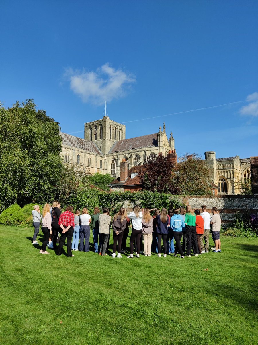 WinCathedral's tweet photo. This morning, Canon Gary and the Learning Team welcomed Year 1 Primary Teacher Training students from the @_UoW to the cathedral. 
The #Freshers had a short talk in the cathedral followed by a variety of activities in the Lower Deanery Garden.
#WelcomeWeek #GettingToKnowYou https://t.co/sbdhcynLvV