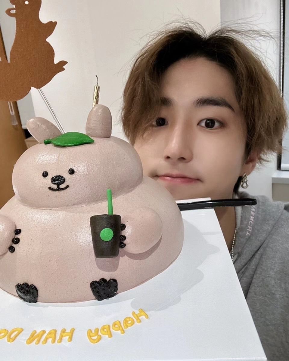 StrayKidsBrasil's tweet photo. 「 #INSTA • 14.09.23 」
Atualização do HAN
"Parabéns pra você
#STATY #loveyou"
↝ https://t.co/4pNjji0MZ3
@Stray_Kids #StrayKids #스트레이키즈 https://t.co/VKJmcvFYSv