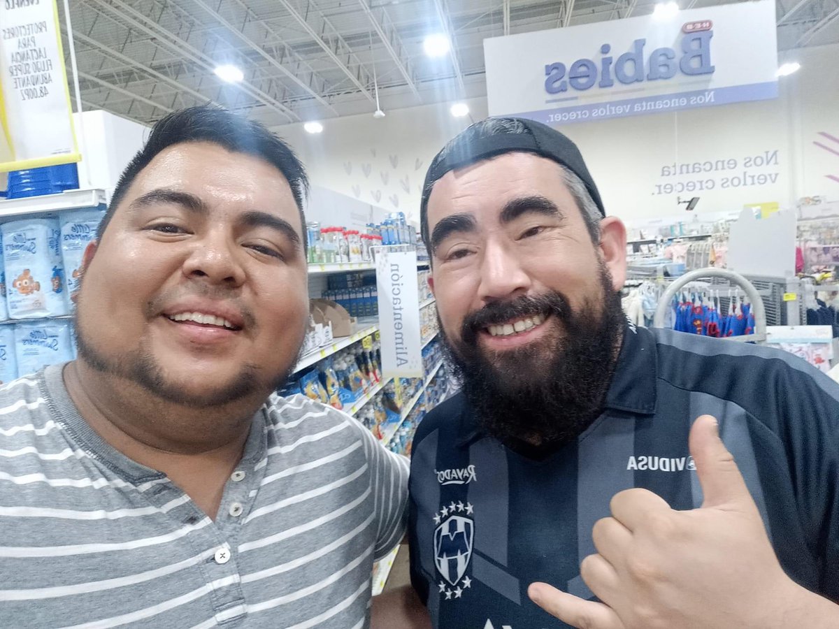 Banda me tope al patrón El rompas

Y le pregunté: como viste este mercado de fichajes para rayados

Y me dijo: El Tato dió pura masterclass a la liga MX, nadie por encima del club es todo el tuic

Se rió y me dió un sape