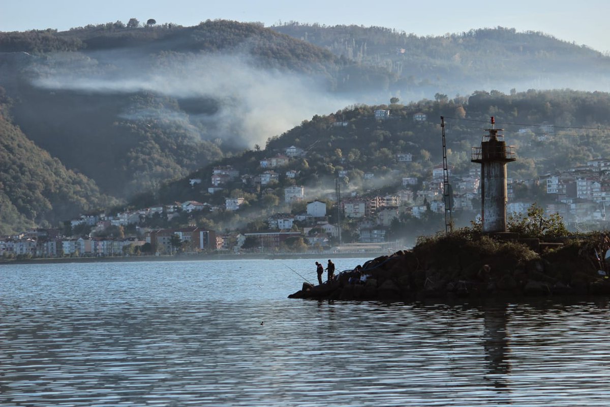 Nejat ÜSTÜN beyin fotoğrafını etkili kılan özellikler
✅Ön plan ve arka plan dengesinin iyi oluşu.
✅Balık tutanların belirginliklerin tam oluşu.
✅Kişilerin ve deniz fenerinin konumlandırmasının iyi oluşu.
Siz ne düşünüyorsunuz?
#fotoğraf #canon #nikon #ordu #karadeniz