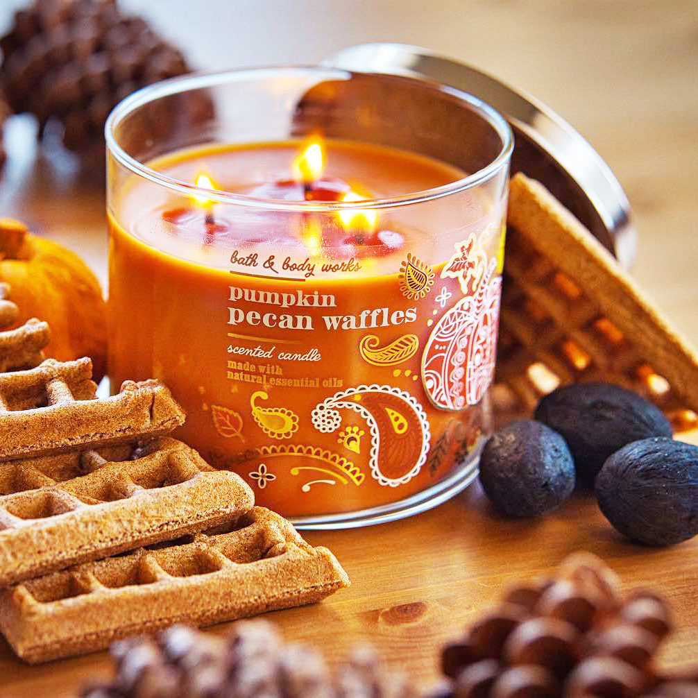 Chicago_Ridge's tweet photo. Light up your space with fall scents from Bath &amp; Body Works! 🕯️🍂 Comment below which one you’re choosing! 👇 https://t.co/KXWXwYDA3L