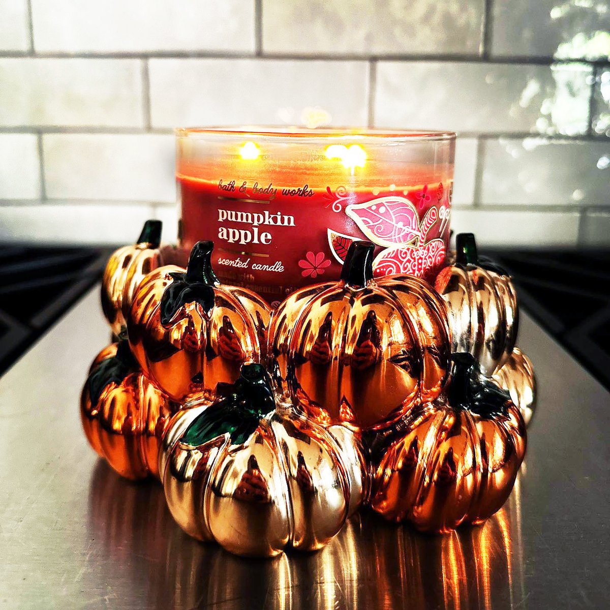 Chicago_Ridge's tweet photo. Light up your space with fall scents from Bath &amp; Body Works! 🕯️🍂 Comment below which one you’re choosing! 👇 https://t.co/KXWXwYDA3L