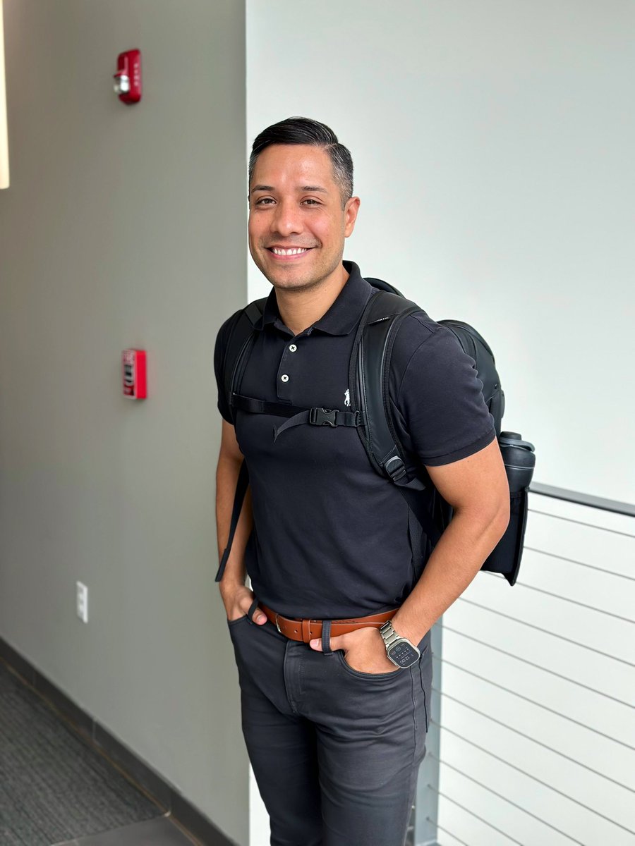 IssacMorales's tweet photo. Business Casual Vibes Today! 😎 https://t.co/y9pY0GoHAh