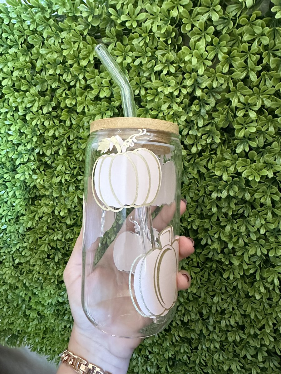 LadyUtopiaXV's tweet photo. New cup!

https://t.co/qv1TZK8lAX https://t.co/IVVOs2I020