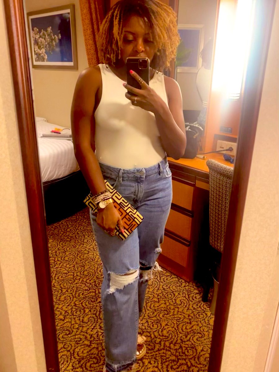 _blackscholar's tweet photo. Cruising 🛳️💁🏾‍♀️🔥 https://t.co/TYgOQLqtlD