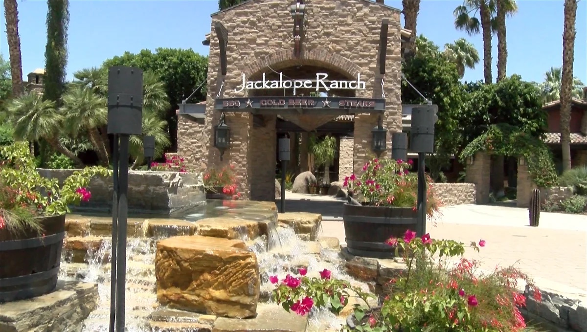 After being closed almost three years due to the #pandemic, the Jackalope Ranch Bar and Grill, has reopened its doors under new ownership. @jackaloupe111 Learn more here: ukenreport.com/jackalope-ranc…