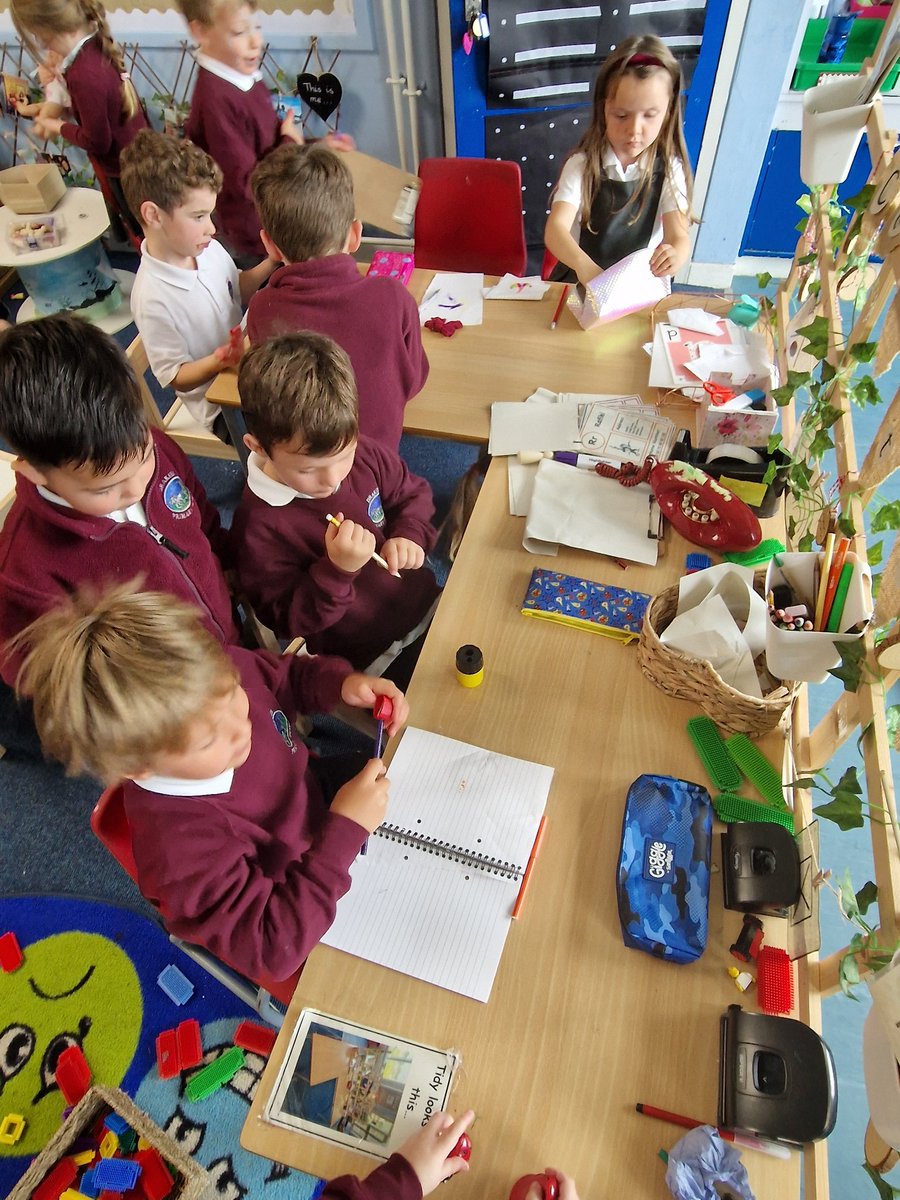 And they are smashing the mark making already....#keenwriters #emergentliteracy #messagecentre 🥰 <a href="/DrakiesPS/">Drakies Primary</a>