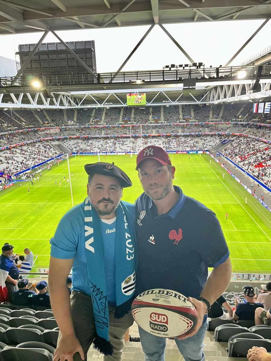 SudRadioRugby's tweet photo. L’ambiance monte dans les tribunes à Lille 🔥😍 https://t.co/8IYf37uo2B