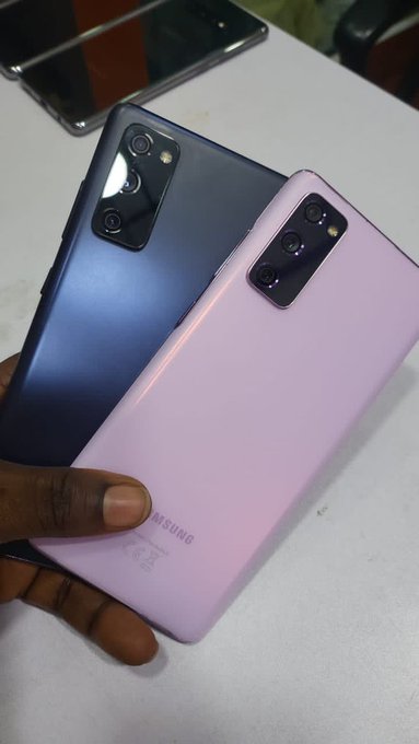 SAMSUNG S20 FE (All colors)

128GB|Ram 6GB

• 440,000/=💰

6 Months warranty+ Free cover

Delivery in &amp; out the city (DSM)

📍Kariakoo,Infinix Tower

Call/Whatsapp;0689773427

Naomba RT yako 🔥🔥🤝🙏🏿

Cc <a href="/Noedson_tz/">B. D!CK</a>
