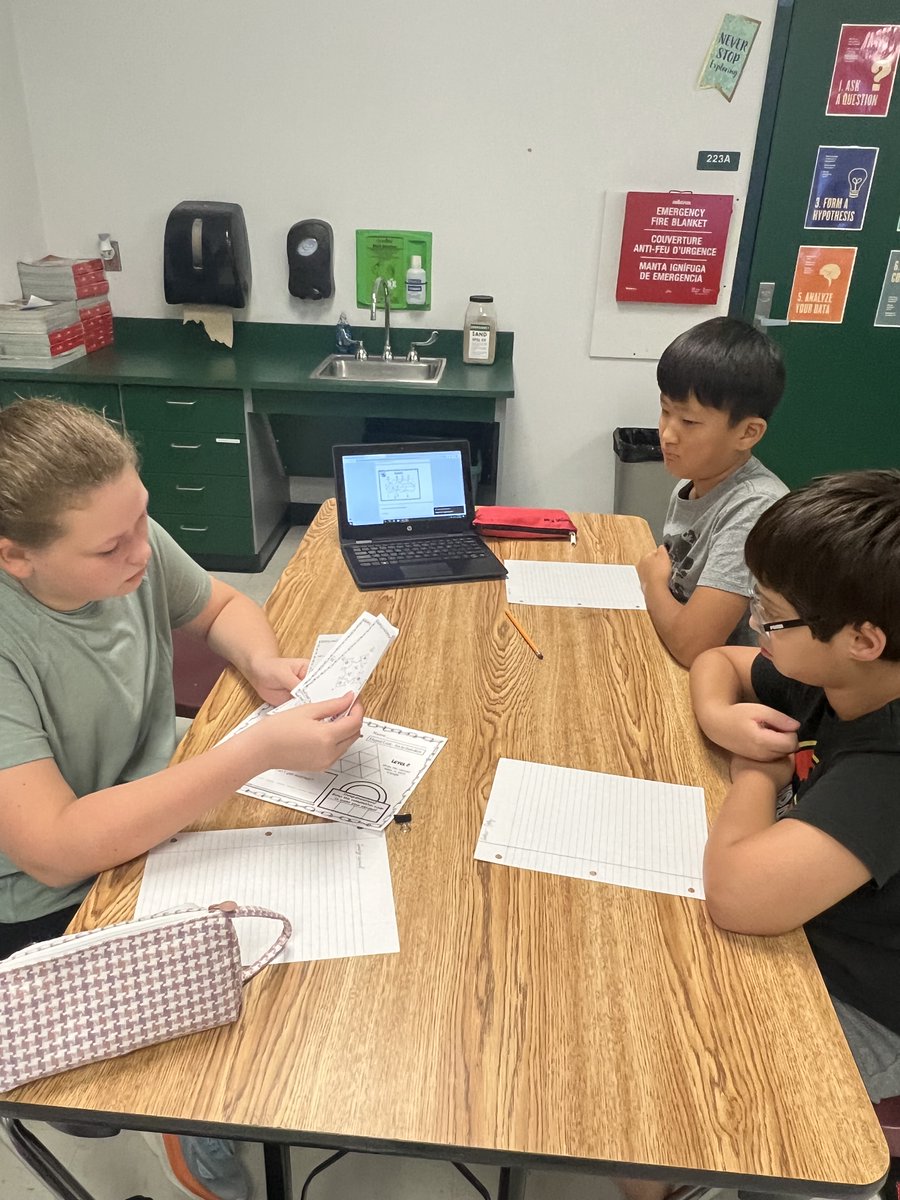digitalatCG's tweet photo. Technology?✔️ Multiplying Mixed Numbers?✔️
Brain teasers?✔️ Prizes?✔️ Full class engagement?✔️✔️✔️ @SuccessCSISD  @cg_cats @CSISDedtech @CSISD #Shafermath https://t.co/JClc5DU48Q