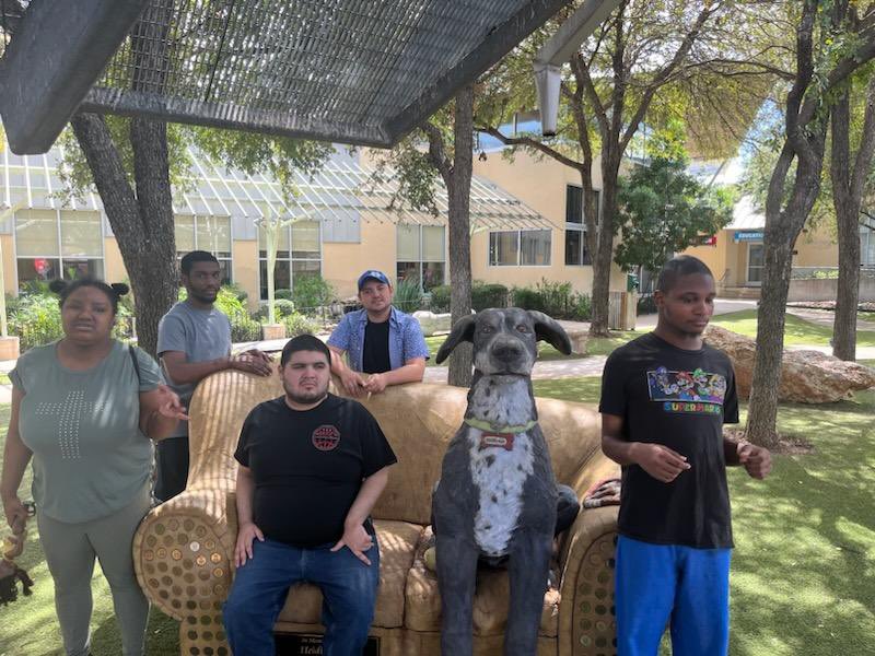 TheReddixJosh's tweet photo. This week has been full of choices! We have had a great time volunteering, exploring our community, and having fun living our adult life! https://t.co/krSUEGuYgx