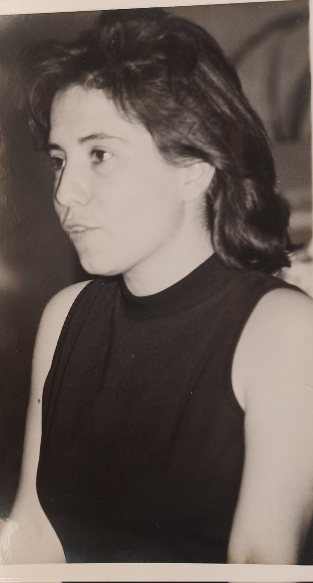 corto_gr's tweet photo. Hoy hemos depedido a una amiga, Camarada, irrepetible.
No hay palabras que puedan mostrar lo que significa su pérdida.
Jara. No es posible que.nos olvidemos de tí.
De tu fuerza, tu alegría y tu entrega. Para siempre https://t.co/IXSDvZLfXT
