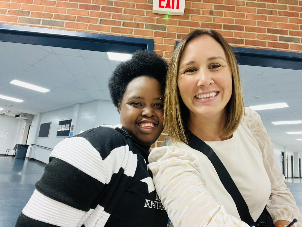 My bestie Lili helping me with my morning duty this morning. This smile makes every day better! <a href="/mooremustangs/">THE Marion C. Moore</a> #KNOWMOORE