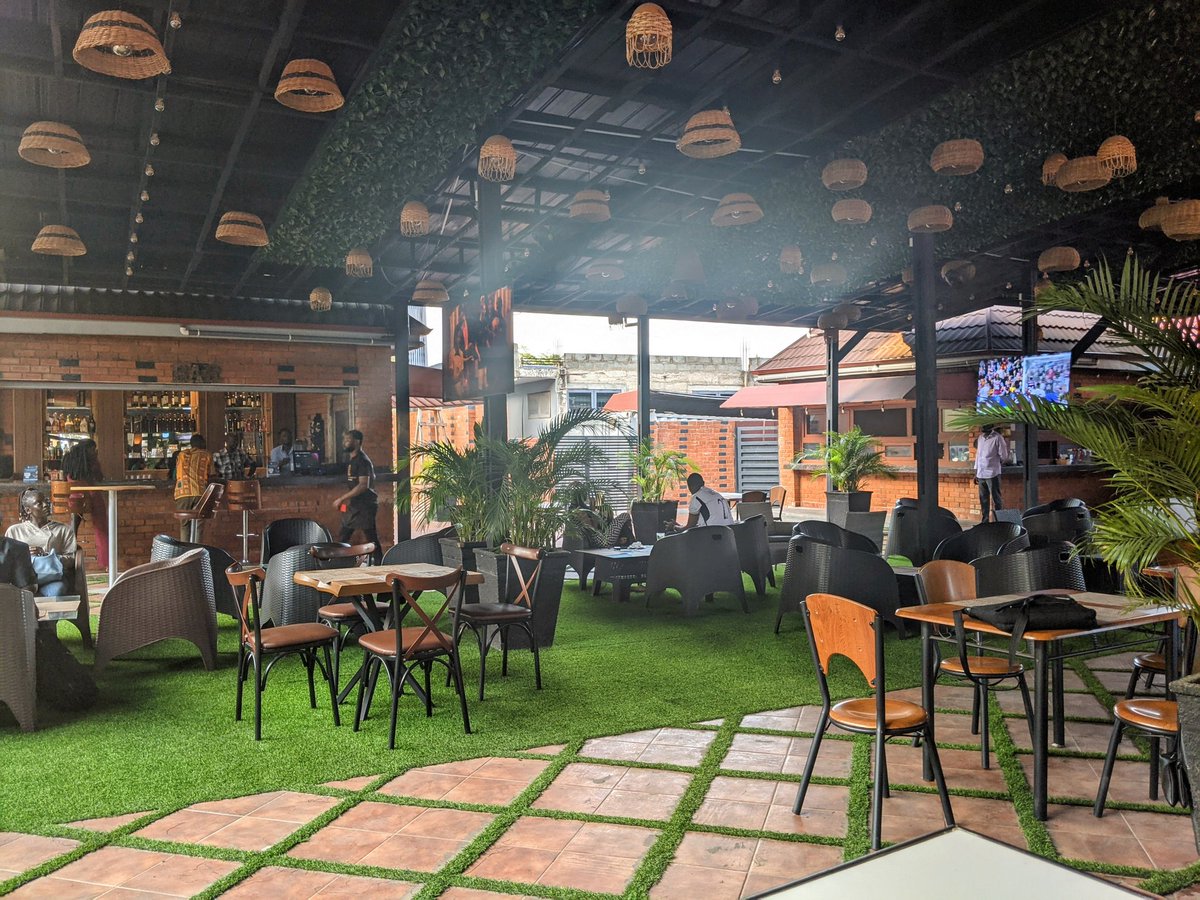 Adjoa_Dora's tweet photo. 📍THE CORRIDOR GARDENS RESTAURANT &amp; BAR @ east legon, 3 boundary road. Open MON-SUN 10AM - 10PM

• HAPPY HOUR (FRIDAYS, buy 2 cocktails get 1 free)

•SUNDAYS (all you can eat buffet ¢200 per person) 
https://t.co/r2gdo9fQdG… https://t.co/5KgW3pcsHy