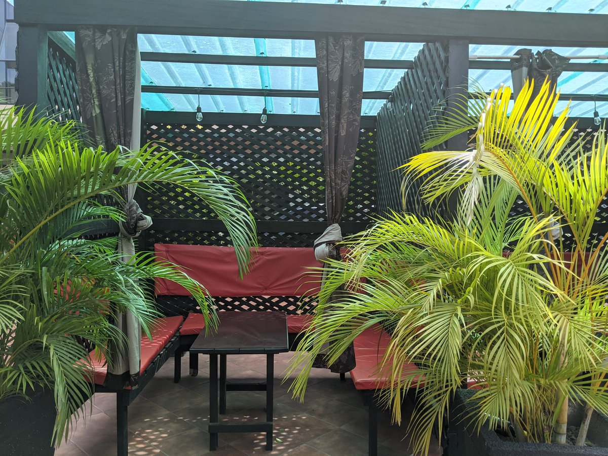 Adjoa_Dora's tweet photo. 📍THE CORRIDOR GARDENS RESTAURANT &amp; BAR @ east legon, 3 boundary road. Open MON-SUN 10AM - 10PM

• HAPPY HOUR (FRIDAYS, buy 2 cocktails get 1 free)

•SUNDAYS (all you can eat buffet ¢200 per person) 
https://t.co/r2gdo9fQdG… https://t.co/5KgW3pcsHy