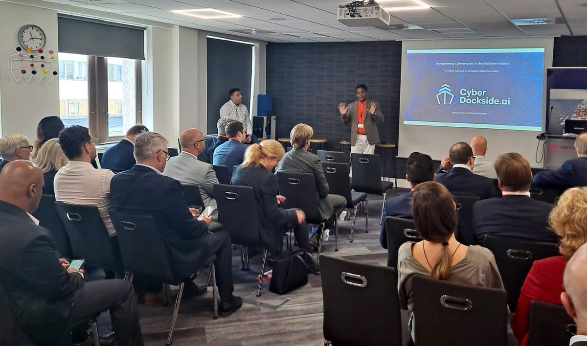 🧡⚓️ Today is the Netherlands Day at #LISW2023: as national pavilion partner, we looked to bring together 80 🇳🇱 and 🇬🇧 participants discussing joint efforts is innovation, compliance and decarbonisation.